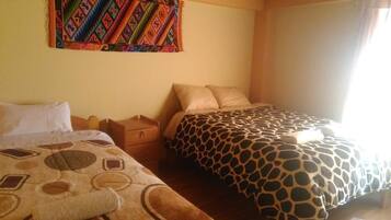 Phòng 3 Tiêu chuẩn (1 Double and 1 Twin Bed) | Két bảo mật tại phòng, bàn ủi/dụng cụ ủi quần áo