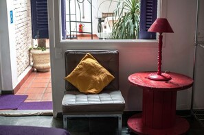 Basic-Suite (Double) | Sitzecke in der Lobby