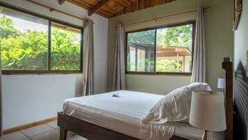 Villa Papaya | Zimmersafe, individuell dekoriert, individuell eingerichtet