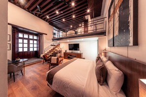 Presidential Double Room, Bathtub | Premium bedding, minibar, in-room safe, desk - Domingo Santo Hotel Boutique - Adults Only (Mexico City)