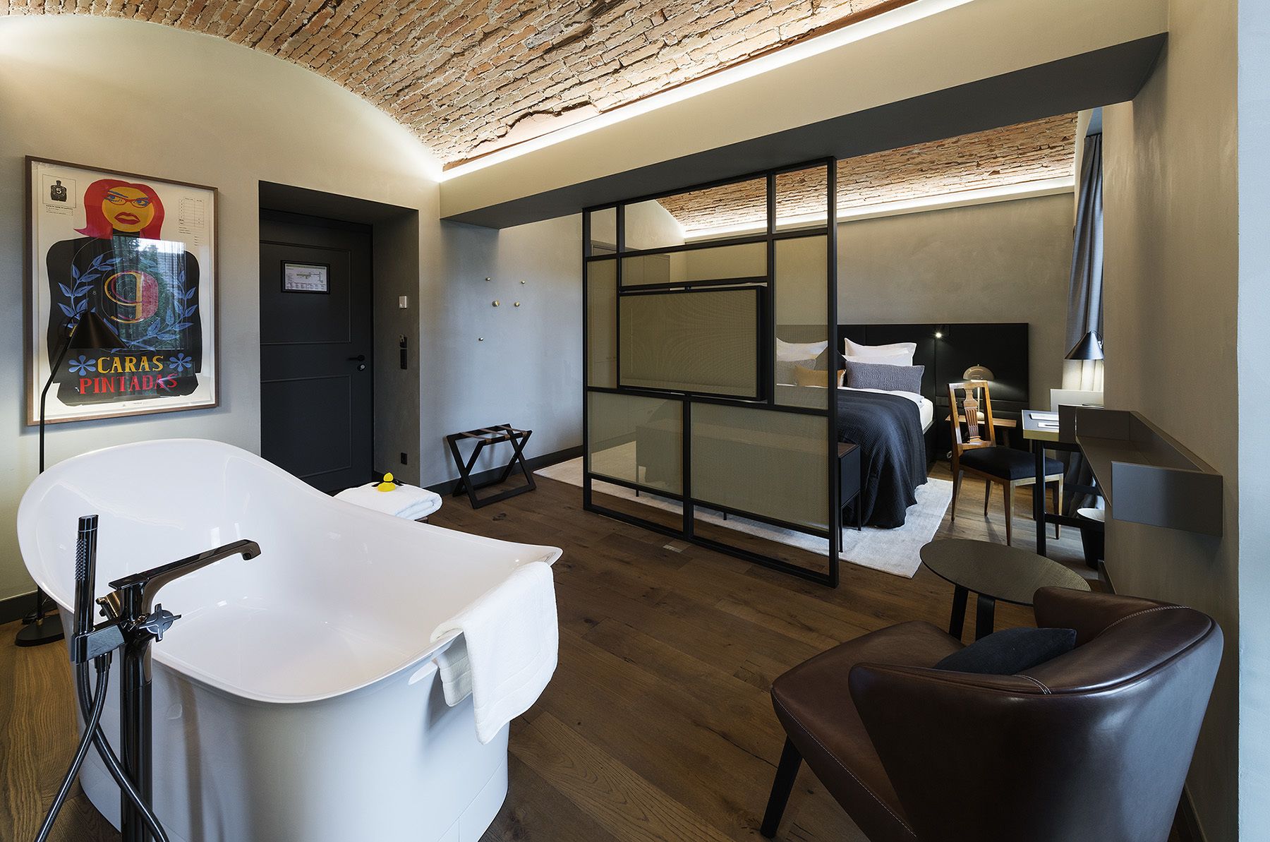 executive room | premium bedding, minibar, in-room safe, desk