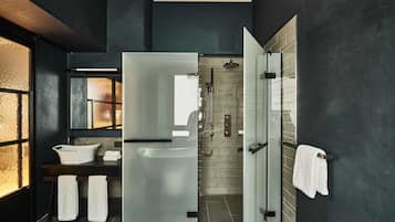 Articles de toilette (gratuits), peignoirs, pantoufles