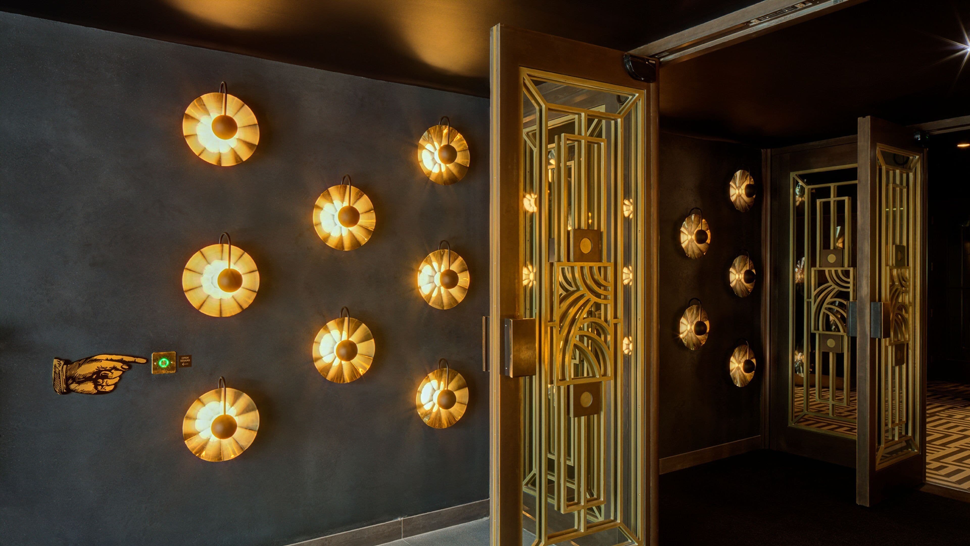 Photo - Hotel Indigo London - 1 Leicester Square by IHG