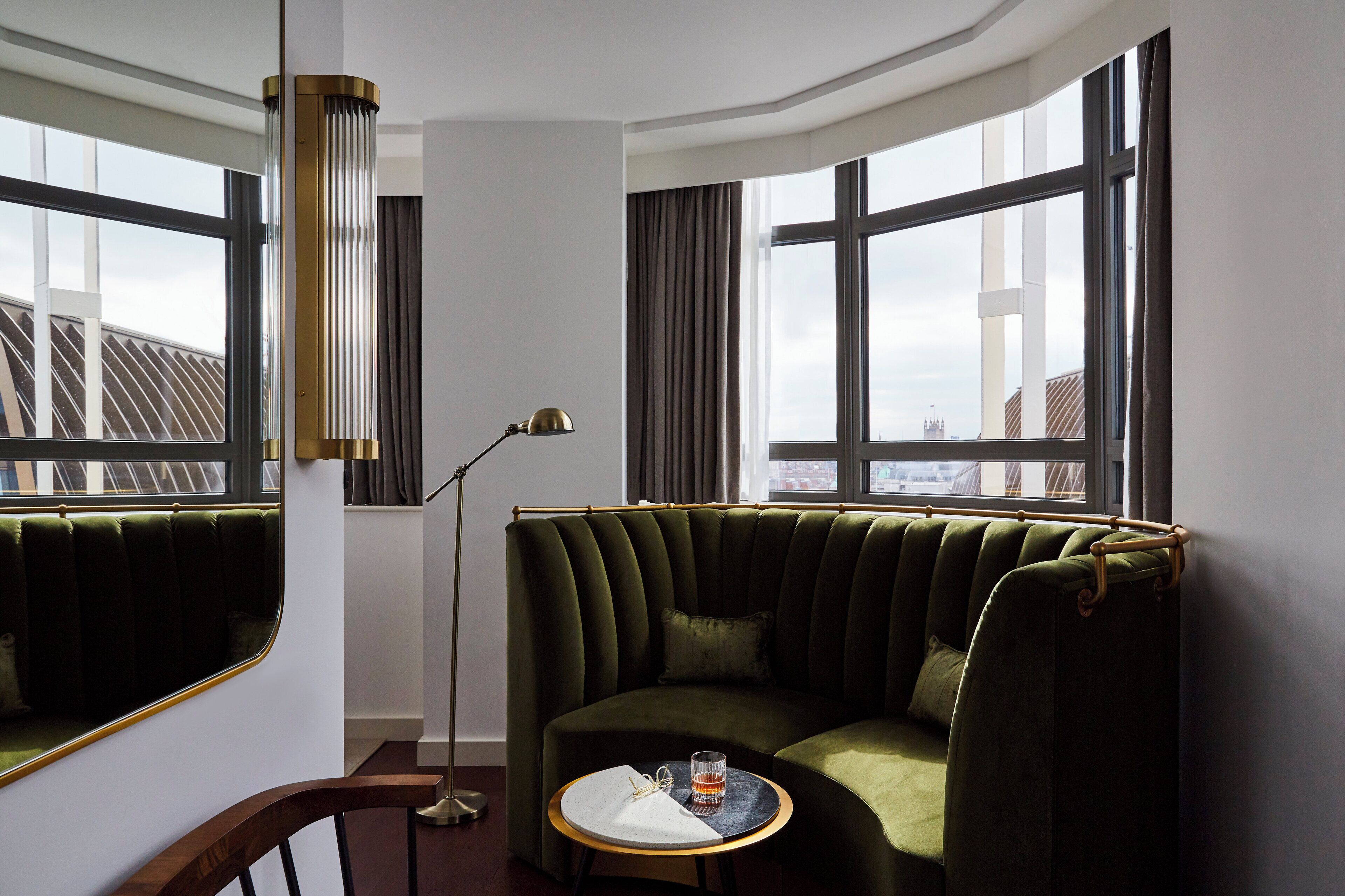 premium room, 1 queen bed, city view | room amenity