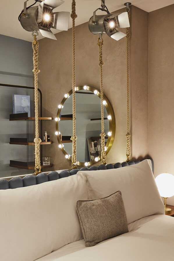 尊榮客房, 1 張加大雙人床, 城市景觀 | 高級寢具、客房內保險箱、書桌、隔音