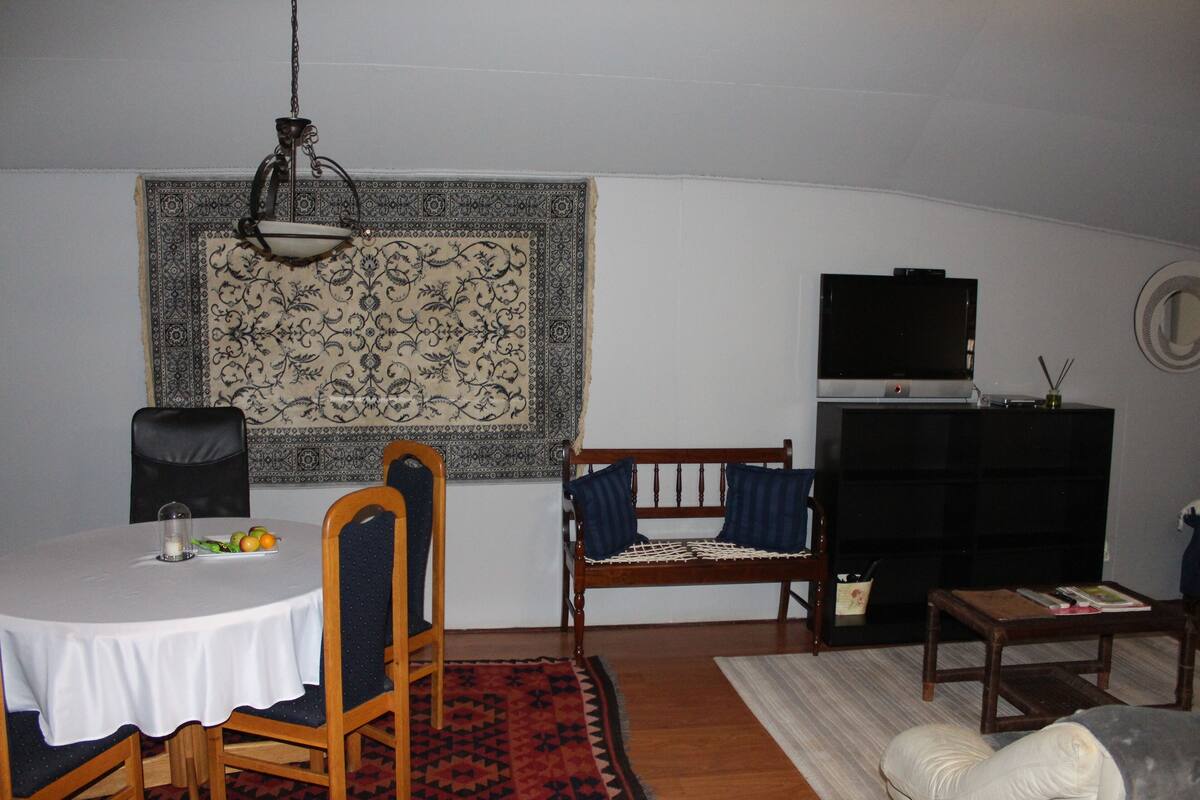 Large Room | Premium bedding, in-room safe, desk, iron/ironing board