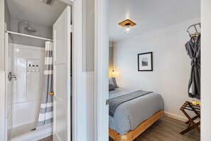 Two Bedroom with Kitchen | 浴室 | 免费洗浴用品、吹风机、浴袍、毛巾