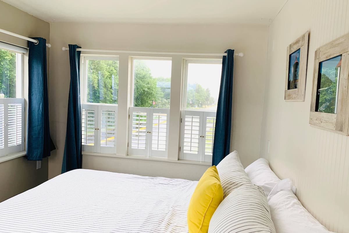 Deluxe Three Bedroom with Kitchen