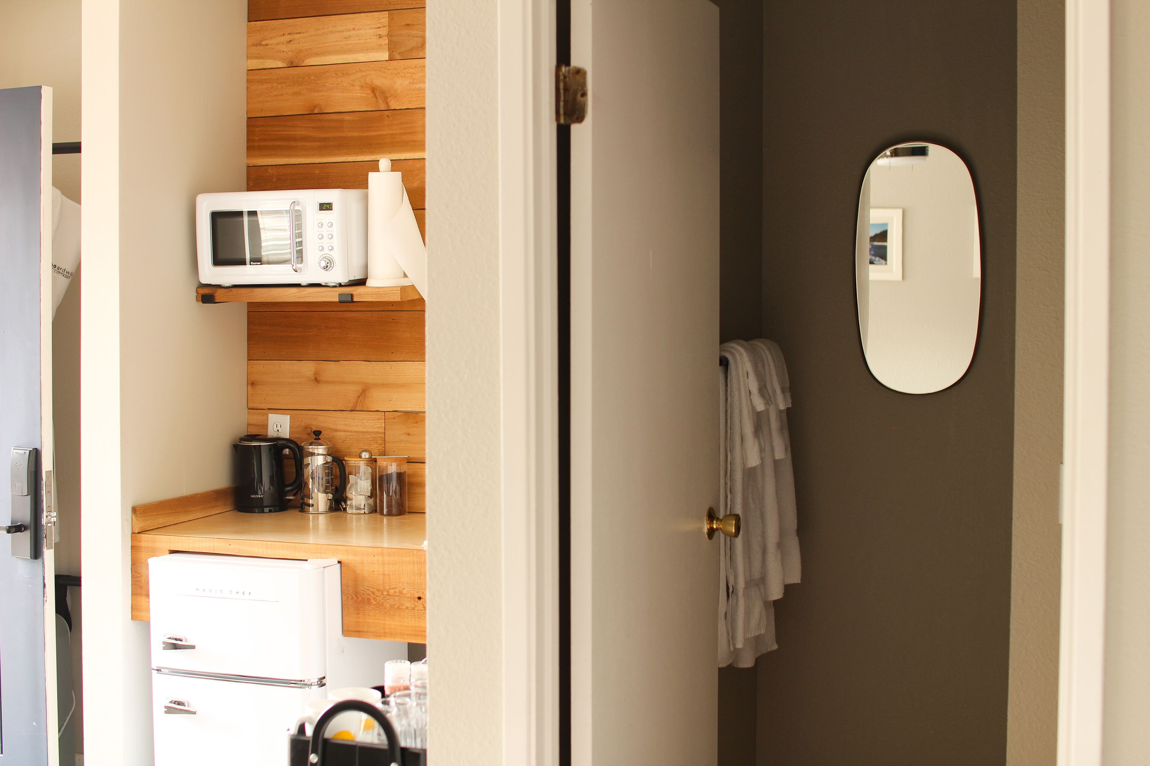 studio | bathroom | free toiletries, hair dryer, bathrobes, towels