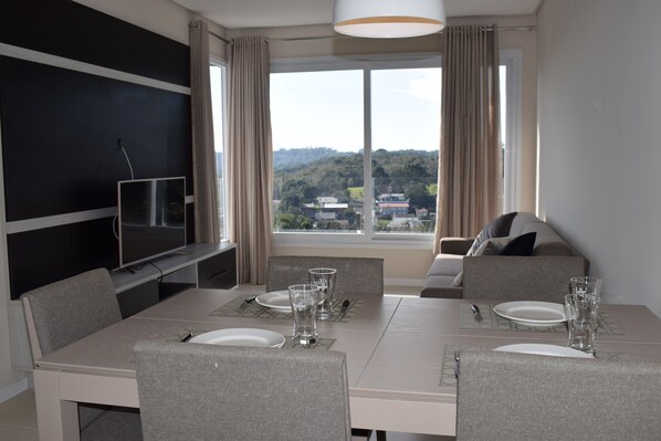 Apartment (301) | In-room dining