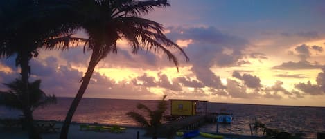 Praia particular, massagens na praia, prática de mergulho autônomo