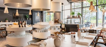 Novotel Paris Coeur d'Orly Airport