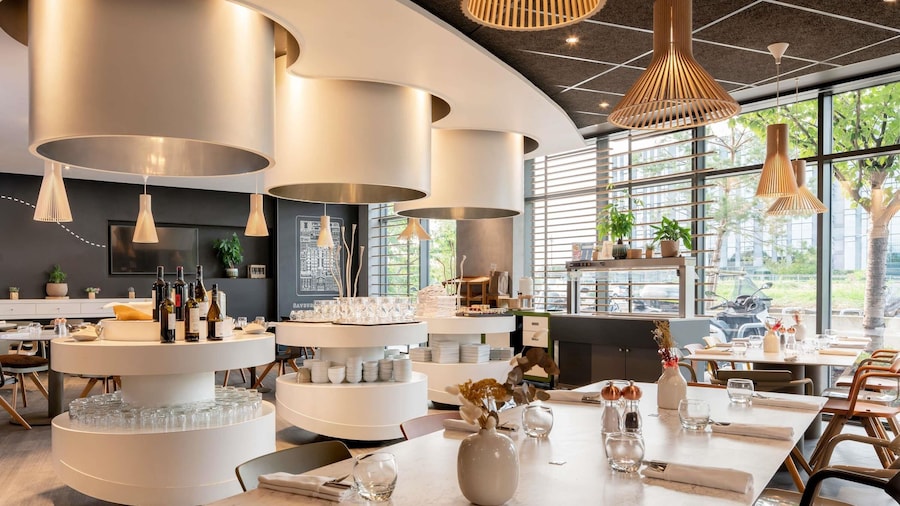 Novotel Paris Coeur d'Orly Airport