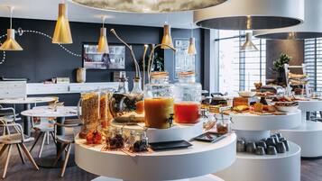 Dagelijks ontbijtbuffet (EUR 20.50 per persoon)