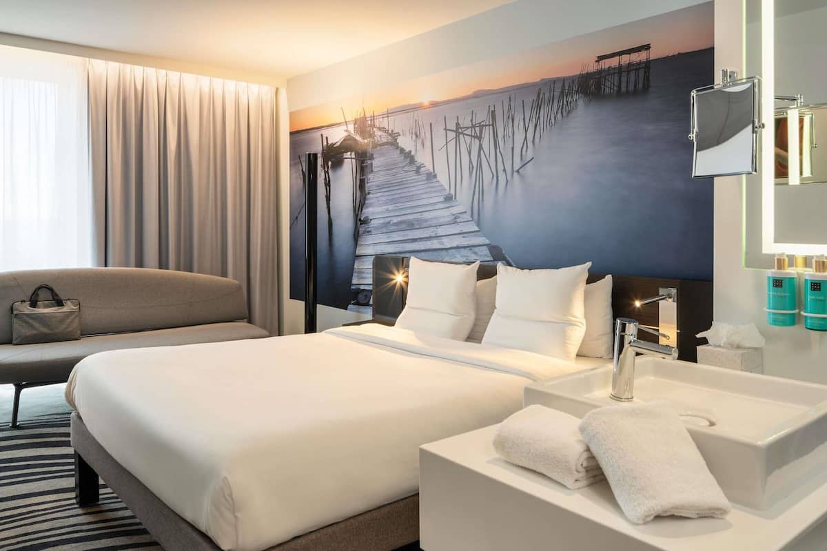 Executive Room, 1 Double Bed with Sofa bed