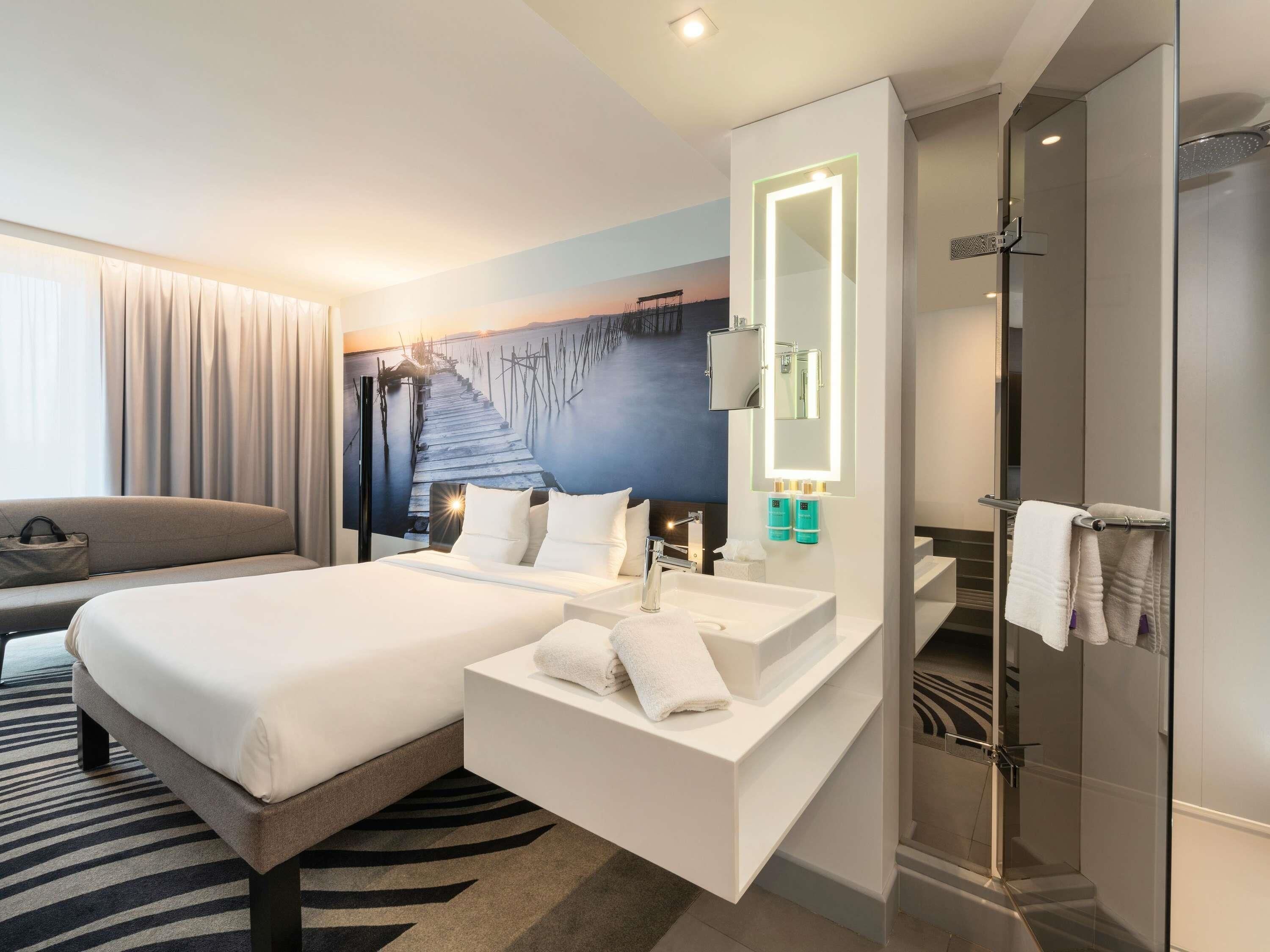 Habitación superior, 1 cama doble con sofá cama | Minibar, caja fuerte, sistema de insonorización y cunas gratuitas