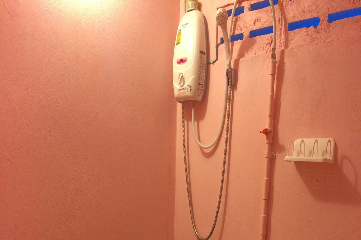 Kostenlose Toilettenartikel, Handtücher