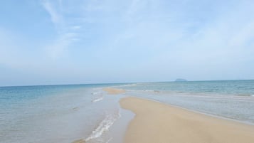 ใกล้ชายหาด, เรือคายัค