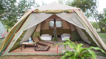 Tienda de campaña | Wifi gratis y ropa de cama