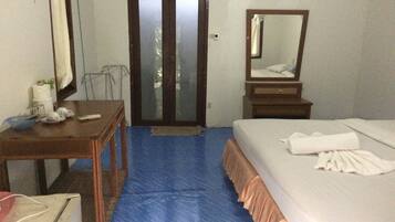 スタンダード バンガロー | アイロン / アイロン台、WiFi (無料)