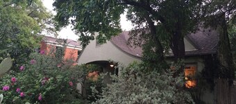 Charming Cottage near UT