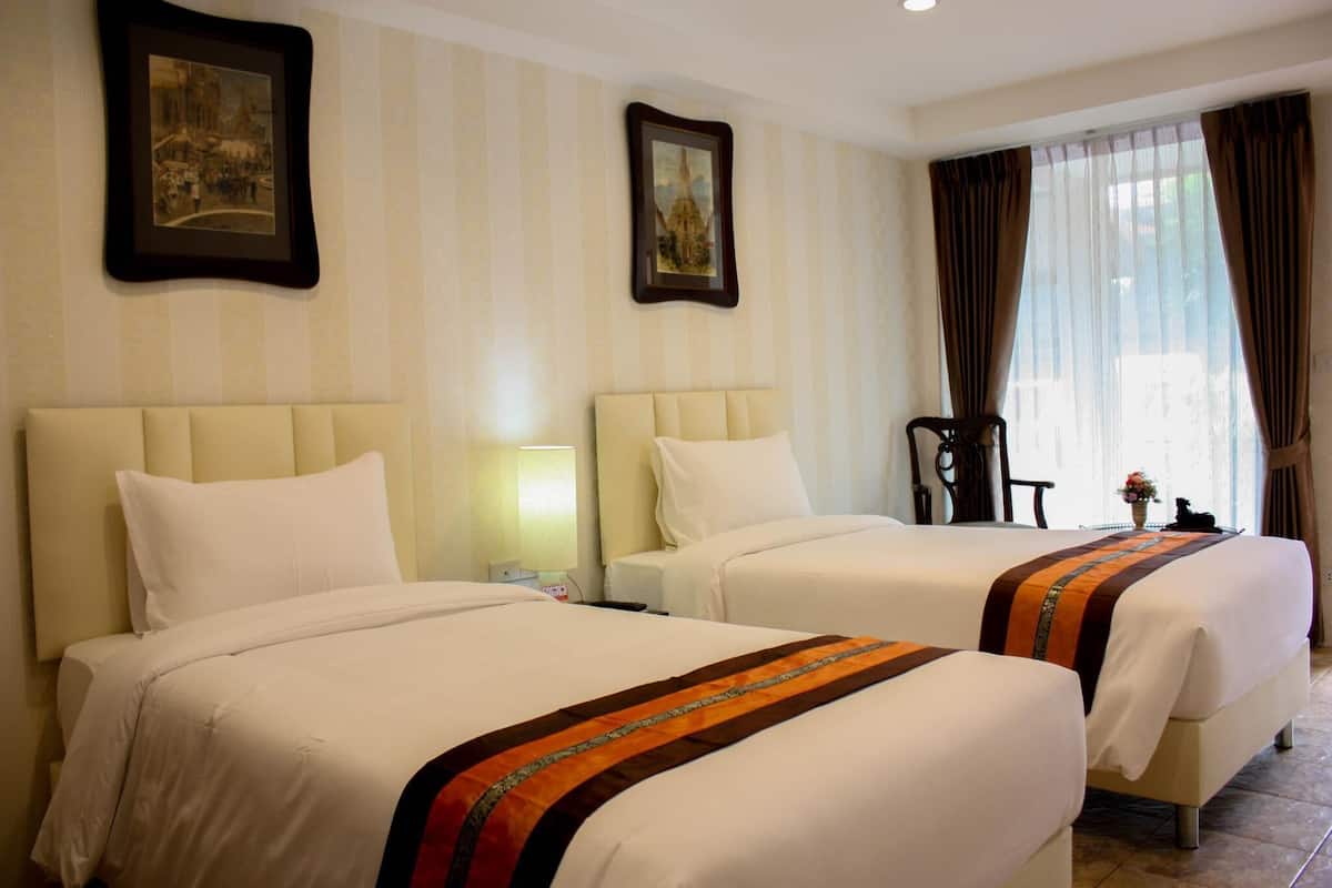 Minibar, decoración personalizada, muebles diferentes y wifi gratis