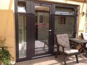 Property grounds - Quiet apartment with terrace and water views (Garz/Rügen)