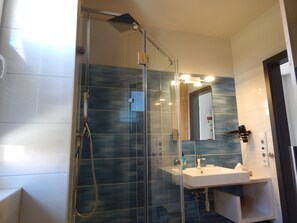 Bathtub, hair dryer, towels - Sauna, whirlpool, fireplace, 3TV, WiFi, 2 bedrooms, SKY TV, terrace, LAST MINUTE (Fuhlendorf)