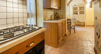 Sant' Egidio is 5 mins from the Dome. On the ground floor with WI.FI and Air Con