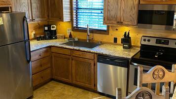 Frigorífic, microones, forn i placa de cuina