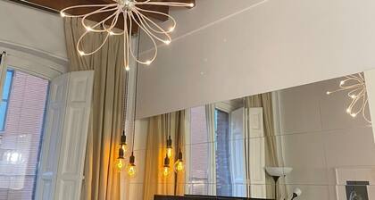 Exterior, balconies, terrace, 2 bathrooms, wifi, next to subway and train.