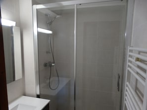Bathtub