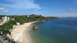 Beach nearby - Sea View Apartment Tenby, Pembrokeshire, Wales. Near Beach, Restaurants & Shops (Tenby)