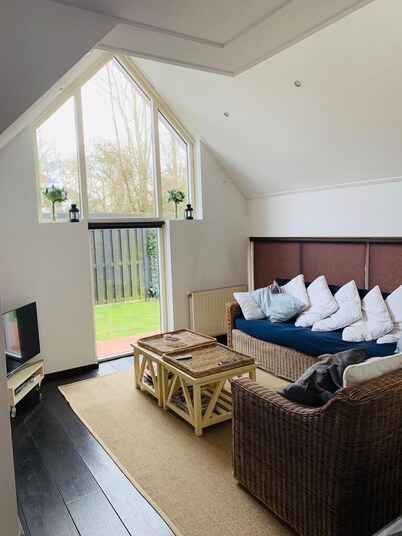 Spacious cozy and comfortable villa (135m²) by the beach and dunes