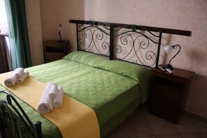 Double or Twin Room | View from room - CityGuestHouse Catanzaro (Catanzaro)
