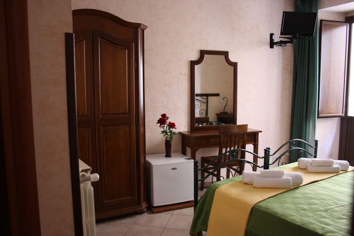 Camera con letto matrimoniale o 2 letti singoli | Vista dalla camera