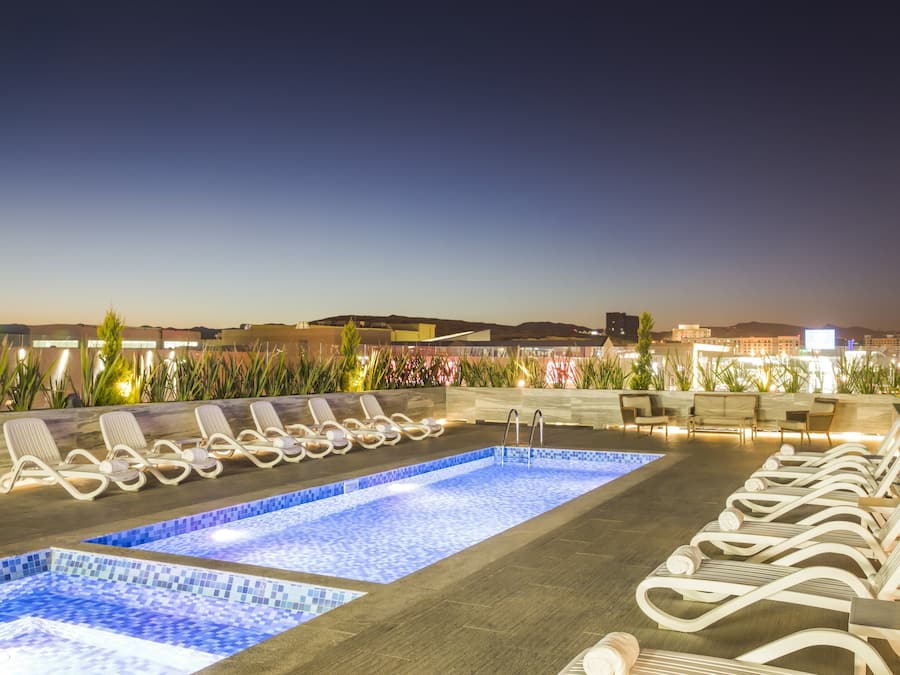 Außenpool, Liegestühle