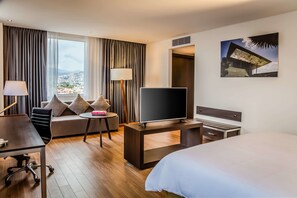 Superior Room, 1 King Bed | In-room safe, desk, blackout drapes, iron/ironing board