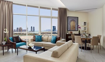Premium bedding, in-room safe, individually decorated