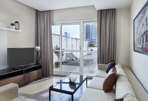 Premium bedding, in-room safe, individually decorated