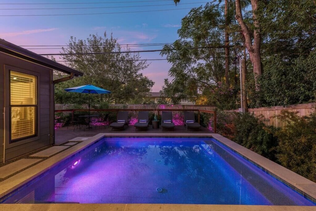Photo 35 of CasaVilla: Downtown/Pool/Golf Green/18+Guests