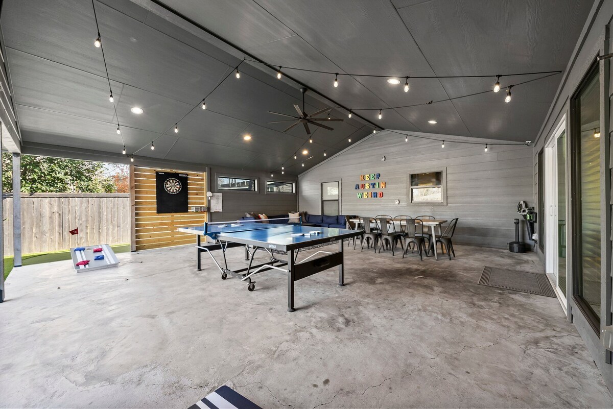 Photo 7 of CasaVilla: Downtown/Pool/Golf Green/18+Guests