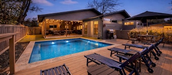 CASA VILLA: POOL, 12 vuodepaikkaa (6 queen, 6 kaksoset), 5 makuuhuonetta, 3 kylpyhuonetta