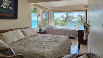5 bedrooms, in-room safe, desk, iron/ironing board