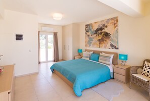 2 dormitorios, tabla de planchar con plancha, Internet y ropa de cama
