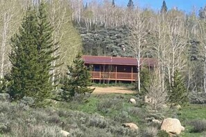 Exterior - Whistle Pig Retreat@22 West Cabins 18 miles from Walden, 80 miles from Steamboat (Jackson County)
