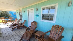 Terrace/patio - Sportsman's Paradise Lodge Seadrift (Seadrift)