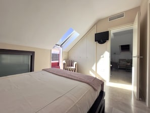 2 bedrooms, iron/ironing board, free WiFi, bed sheets - Ático Calle España Fuengirola - Near the Beach (Fuengirola)