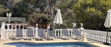 Outdoor pool, pool loungers