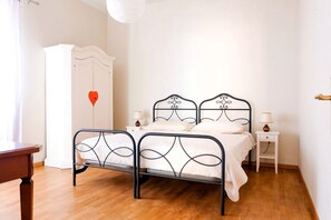 2 bedrooms, iron/ironing board, travel crib, free WiFi
